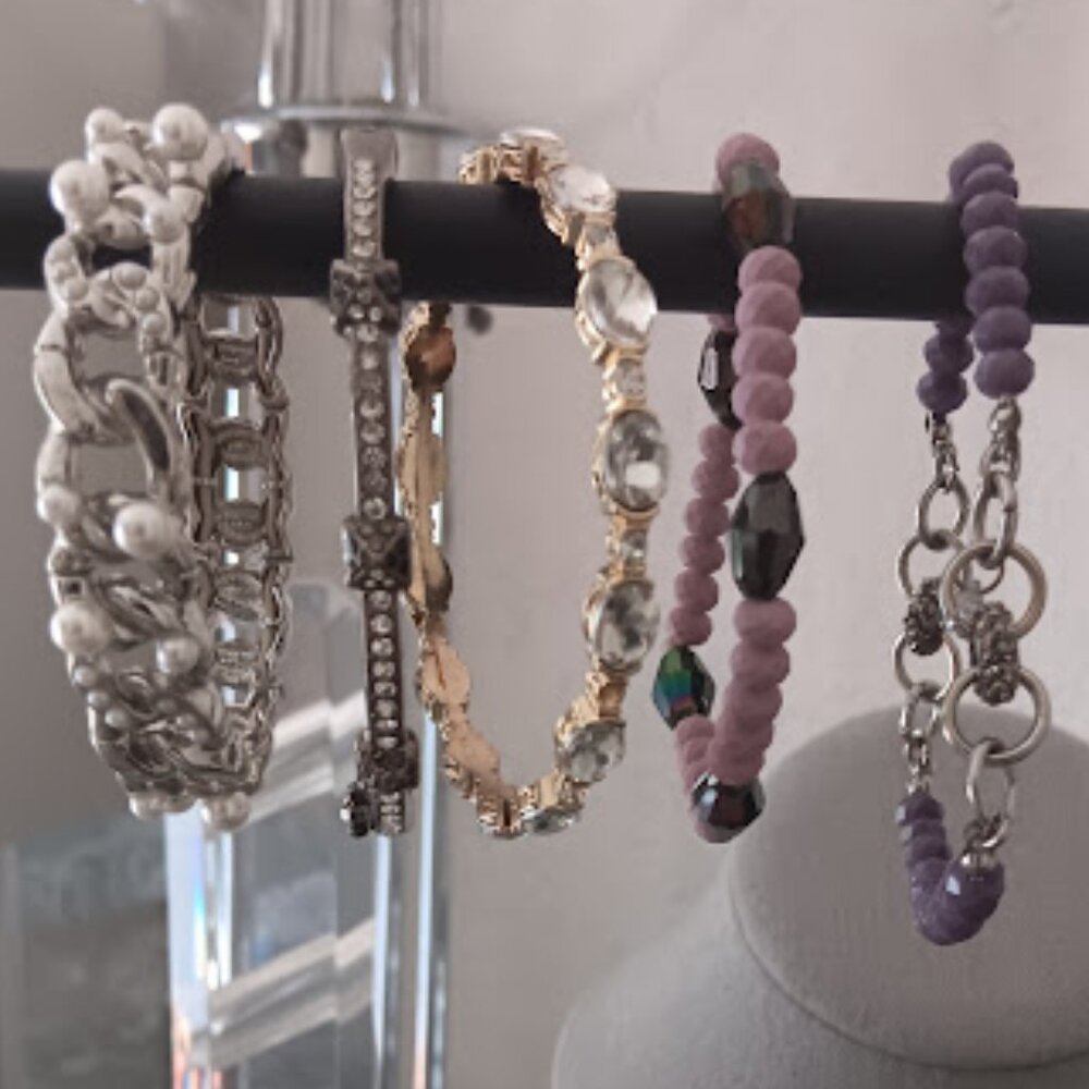 VERA WANG 5pc LOT Rocker Chic Bead/Crystal/Pearl Bangle & Stretchable Bracelets
